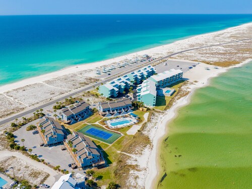 San Deluna #6 | 50 Yards to the Beach + Pool!