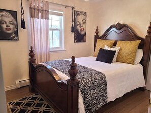 4 habitaciones, tabla de planchar con plancha, wifi y ropa de cama 
