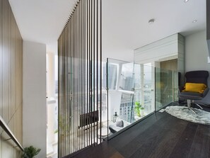 Staircase - Amazing Skyline Views 3BR Duplex (Manchester)