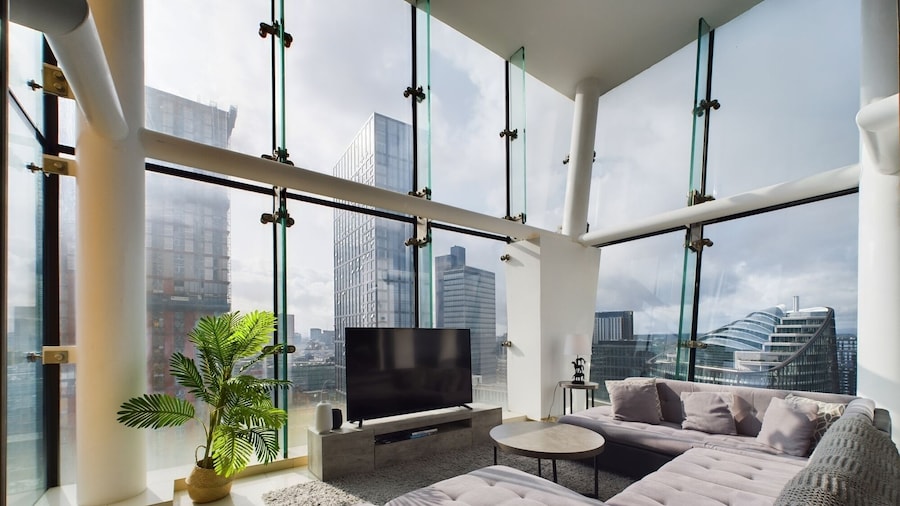 Amazing Skyline Views 3BR Duplex