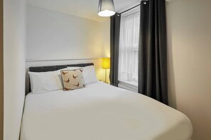 2 bedrooms, desk, iron/ironing board, WiFi - Host & Stay | The Globe, Apartment 4 (Guisborough)