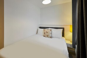 2 Schlafzimmer, Schreibtisch, Bügeleisen/Bügelbrett, WLAN