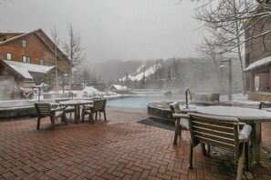 Outdoor dining - Corner Unit w/Mountain Views, River Run Village (Keystone)