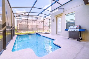 Pool - Family-Friendly Villa w Pool, Hot Tub & Games Room (Kissimmee)