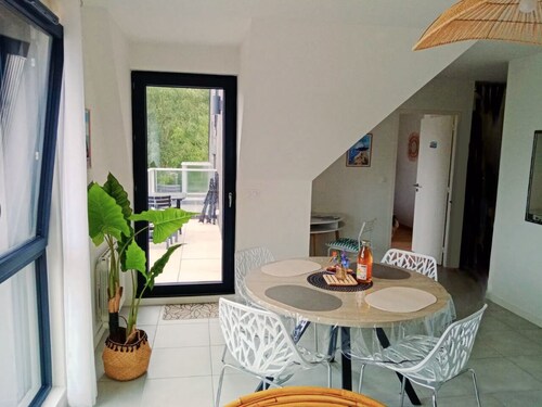 Appartement tout confort, au calme. Plages et commerces à pied. WiFi 