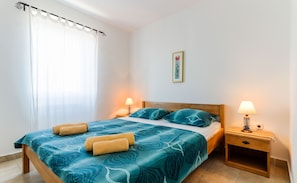 2 bedrooms, WiFi, bed sheets