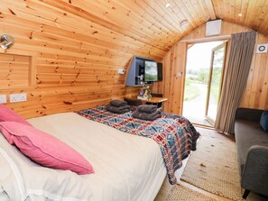 2 bedrooms, individually decorated, individually furnished, free WiFi - Conwy Pod (Llanrwst)