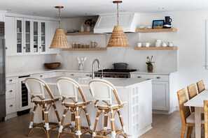 Fridge, microwave, oven, stovetop - Gorgeously Renovated SH Village 5 bd w/ Large Pool (Southampton)