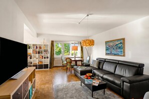 Villa Familiale, plusieurs chambres, côté montagne (Ca' Lidia) | Coin séjour | TV connectée de 21 pouces avec chaînes par satellite