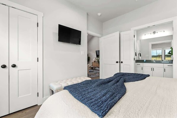 1 bedroom, iron/ironing board, free WiFi, bed sheets
