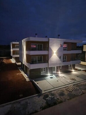 Exterior - Penthouse with the blue kitchen and view of Brijuni in Peroj (Peroj)