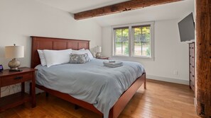 Apartment, 3 Schlafzimmer | 3 Schlafzimmer, laptopgeeigneter Arbeitsplatz, Bügeleisen/Bügelbrett