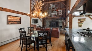 Condo, 3 Bedrooms | Dining