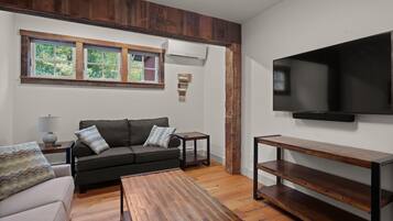 Condo, 3 Bedrooms | Living area | Smart TV