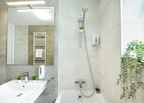 Hair dryer