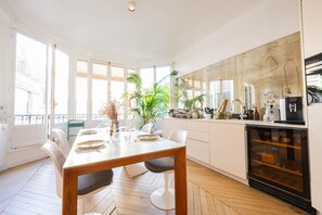 Dining - Luxury family apartment (Paris)
