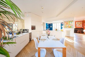 Dining - Luxury family apartment (Paris)