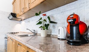 Geladeira, fogão, cooktop, lava-louças