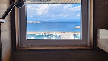 Suite Premium | 1 chambre, articles gratuits dans le mini-bar, chambres insonorisées