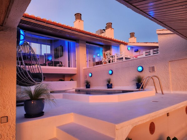 Piscine extérieure (ouverte en saison)