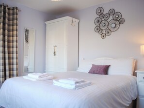 Cottage | 4 bedrooms, individually decorated, individually furnished, free WiFi - Thornberry (Salcombe)