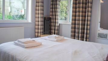 Cottage | 4 bedrooms, individually decorated, individually furnished, free WiFi