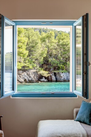 4 dormitoris, caixa forta a l'habitació i planxa i posts de planxar 