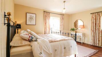 2 bedrooms, individually decorated, individually furnished, free WiFi