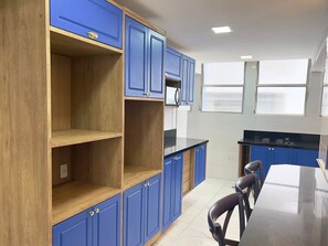 Apartment | Private kitchen | Full-size fridge, microwave, oven, dishwasher - Modern Sea View (Sao Vicente)