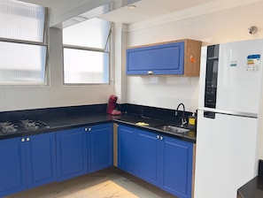 Apartment | Private kitchen - Modern Sea View (Sao Vicente)