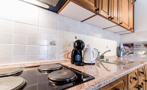 Refrigerador, horno, parrilla de estufa y lavavajillas