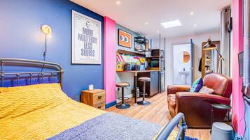 1 bedroom, iron/ironing board, free WiFi, bed sheets