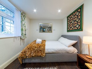 1 bedroom, iron/ironing board, free WiFi, bed sheets - Cozy Brixton Hideaway – Cute & Convenient Stay - Pass the Keys (London)