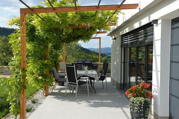 Book now! Casa Miranda is ideally located for enjoying sea, coast, hills, towns