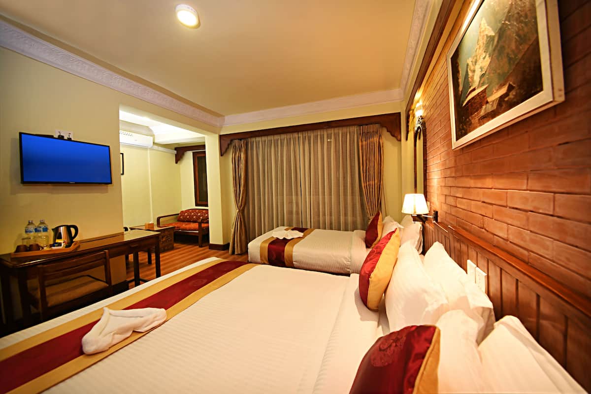 Familienzimmer | Hochwertige Bettwaren, Schreibtisch, kostenloses WLAN, Bettwäsche