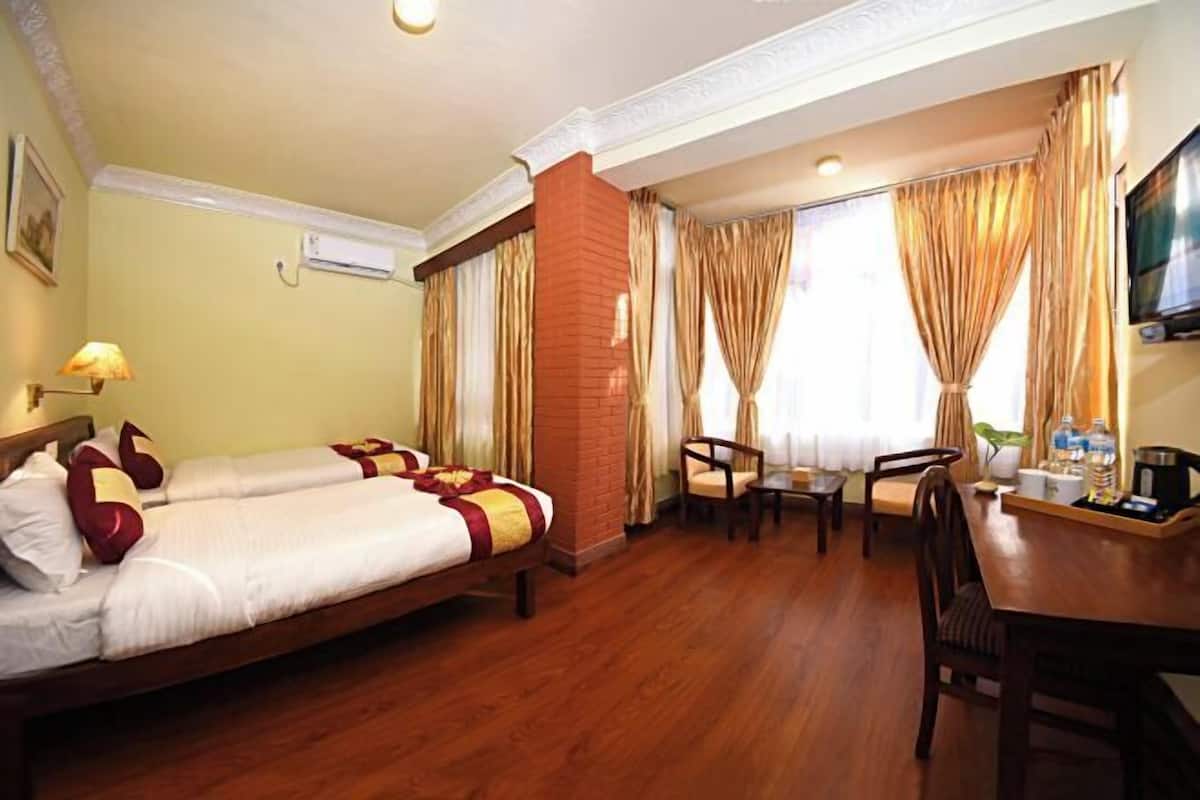 Hochwertige Bettwaren, Schreibtisch, kostenloses WLAN, Bettwäsche