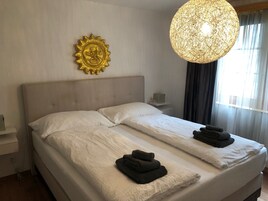 Comfort apartment, 1 bedroom plus 150 CHF cleaning fee on top of the rate | 1 bedroom, free WiFi