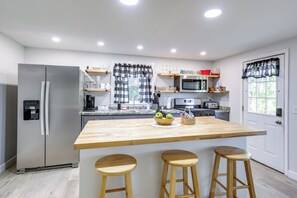 House (2 Bedrooms) | Interior