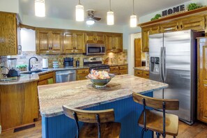 House (3 Bedrooms) | Interior - Overland Park Home w/ Fenced-in Yard & Gas Grill! (Overland Park)