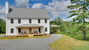 House (6 Bedrooms) | Interior