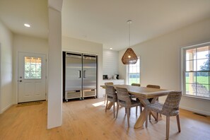 House (6 Bedrooms) | Interior