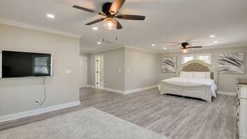 House (6 Bedrooms) | Interior