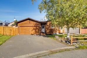 House (2 Bedrooms) | Interior - Pet-friendly Anchorage Home - 8 Mi to Downtown! (Anchorage)