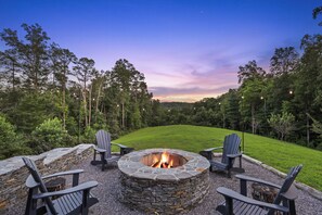 House (4 Bedrooms) | Interior - Murphy Cabin w/ Hot Tub, Fire Pit & Mountain Views (Murphy)