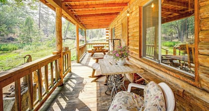 Countryside Views: Family-friendly Badger Cabin