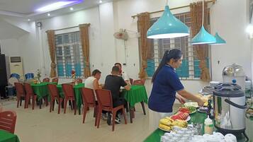 Free daily buffet breakfast