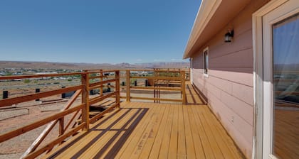 Picturesque Page Home Near Lake Powell & Hiking!