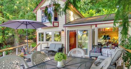 Lakefront Snohomish Cottage w/ Private Dock!