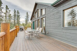 Outdoor dining - Jefferson Mountain Cabin w/ Private Deck & Grill! (Como)