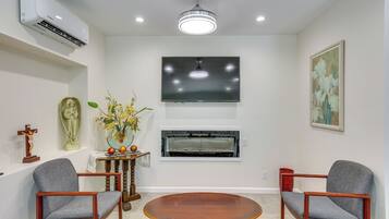 House (1 Bedroom) | Interior